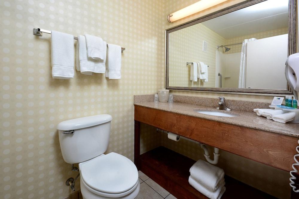 Holiday Inn Express Lynchburg By Ihg Экстерьер фото