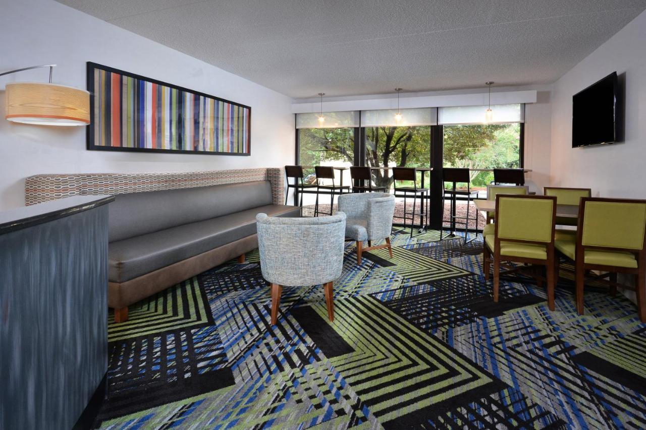Holiday Inn Express Lynchburg By Ihg Экстерьер фото