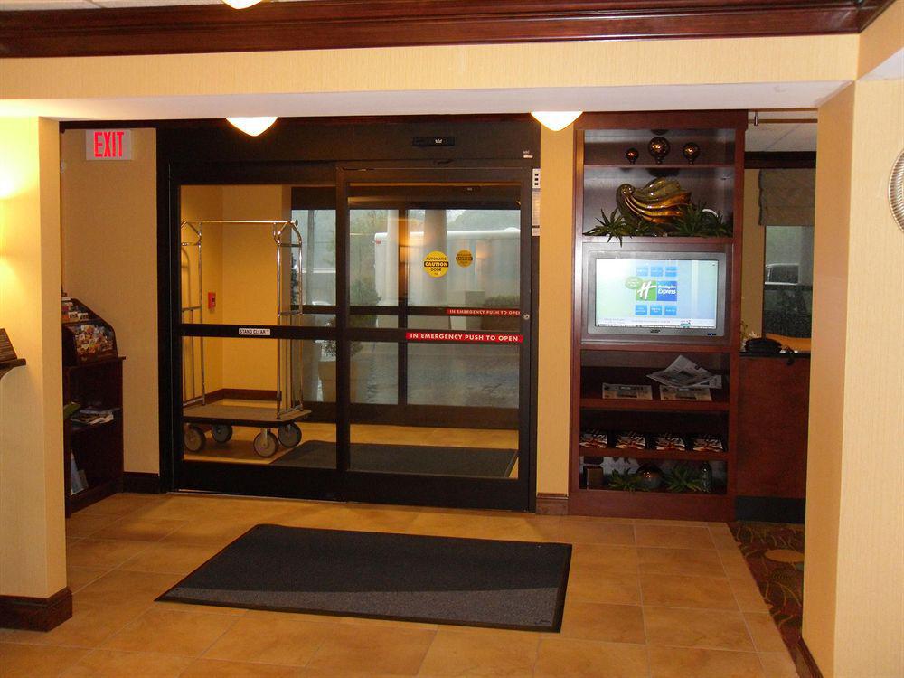 Holiday Inn Express Lynchburg, An Ihg Hotel Интерьер фото