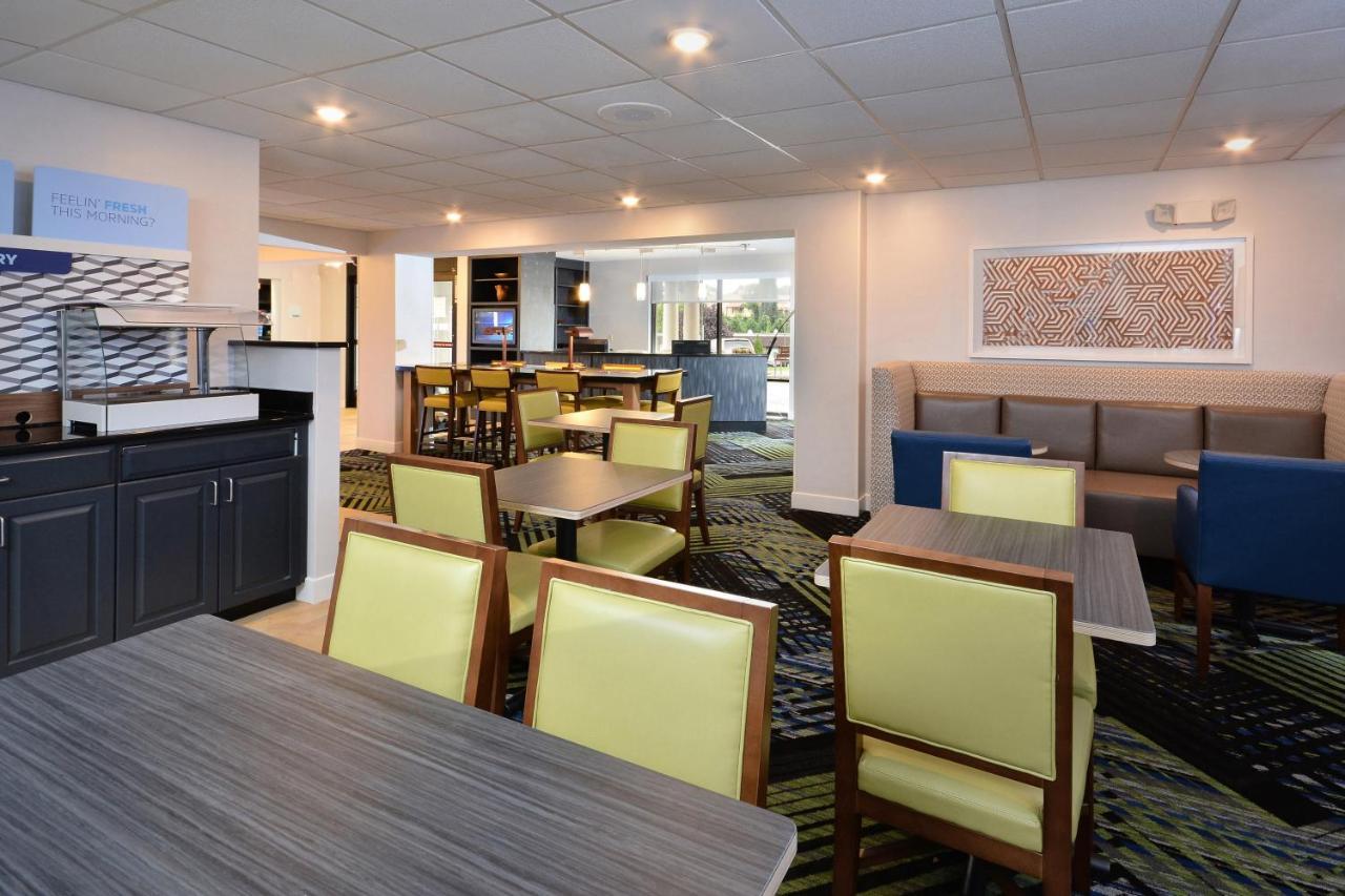 Holiday Inn Express Lynchburg By Ihg Экстерьер фото