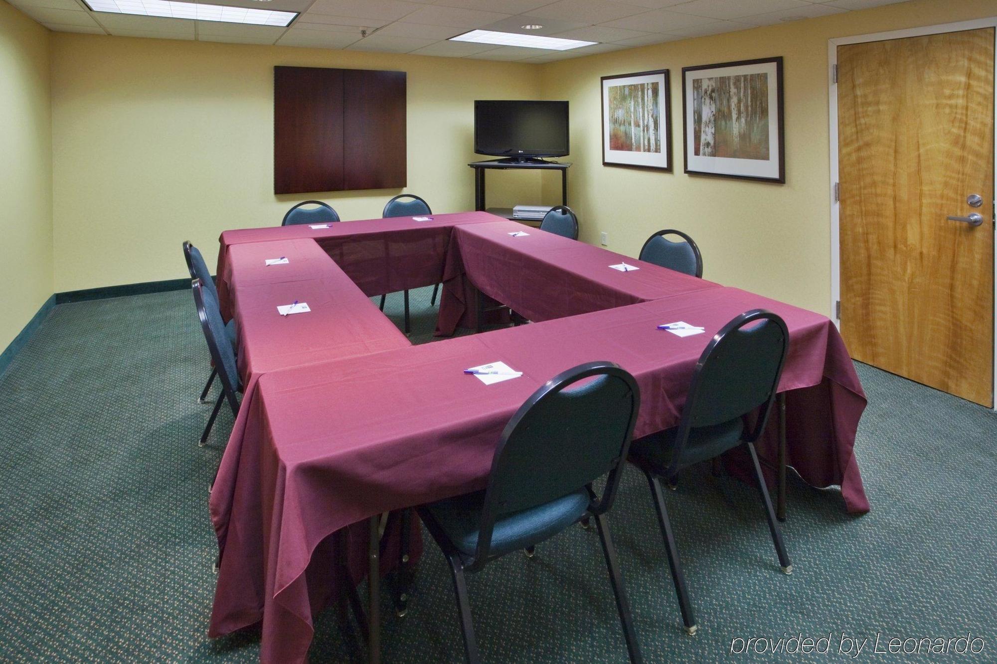 Holiday Inn Express Lynchburg By Ihg Удобства фото